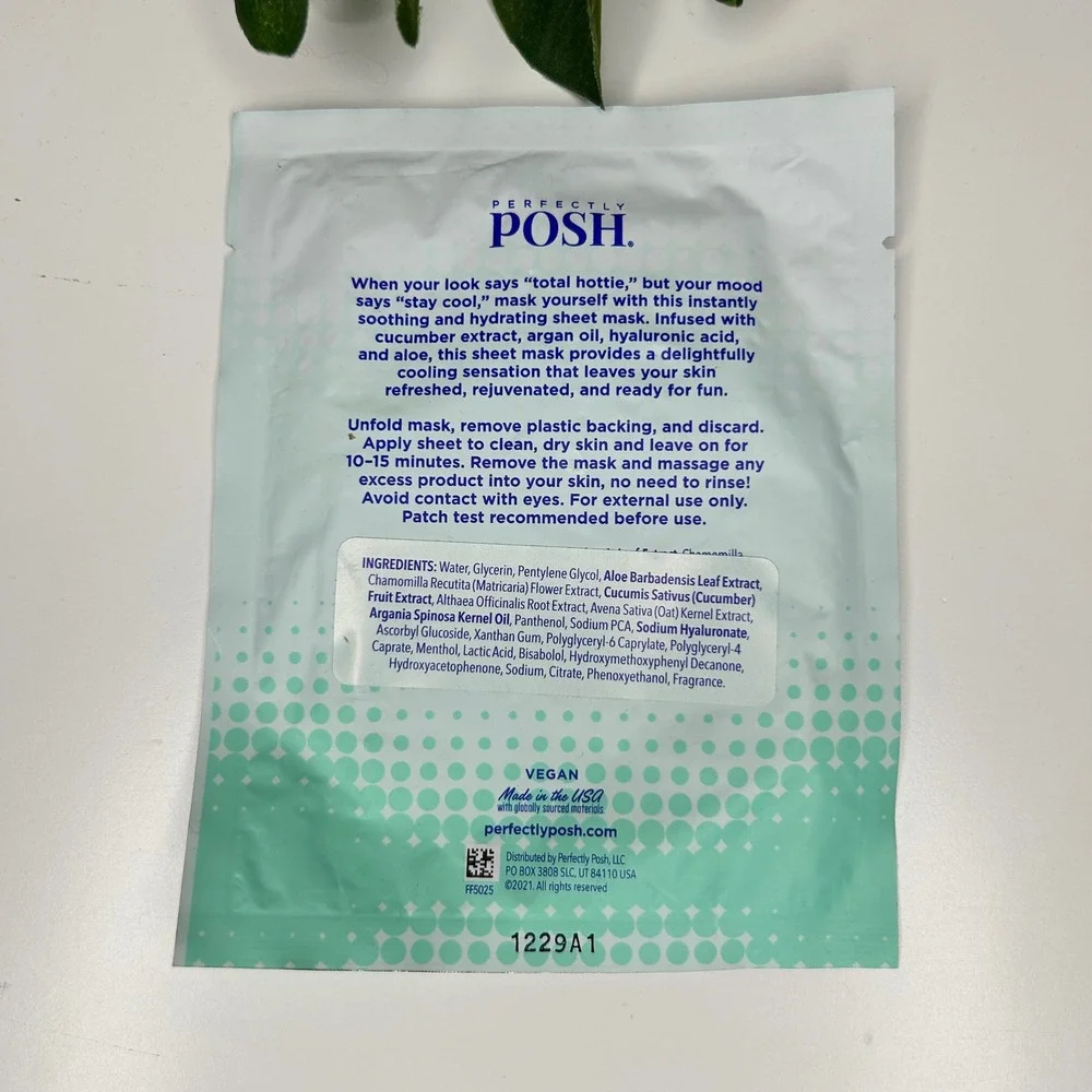 Perfectly‎ Posh NWT Sheet Mask Stay Cool & Bath Powder Warm Me Up Scottie